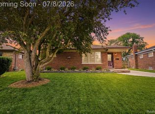 29971 Leona St, Garden City, MI 48135