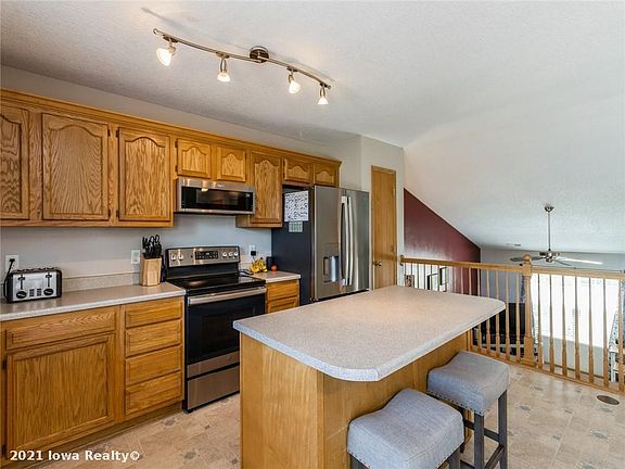 5th image of 9103 Cowden Dr