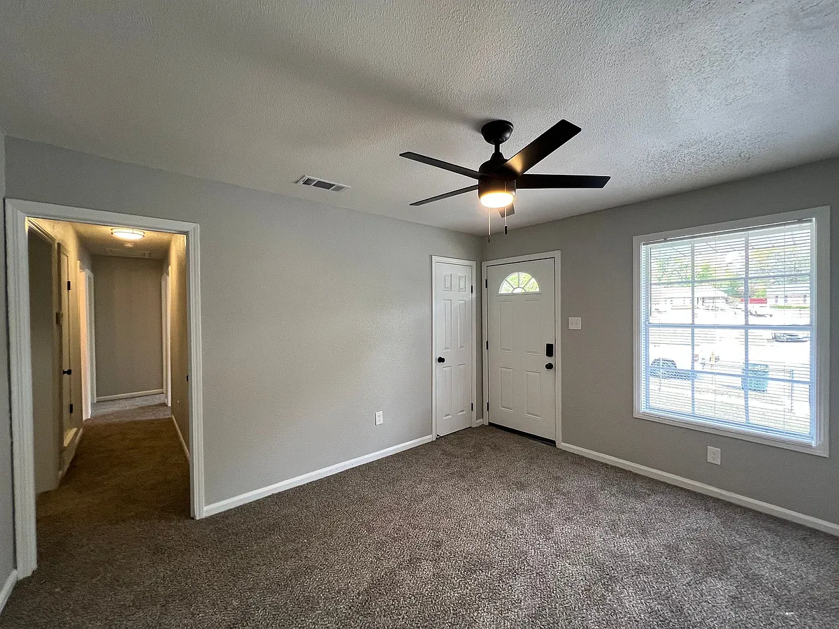 Building Photo - 1181 Canary Ln
