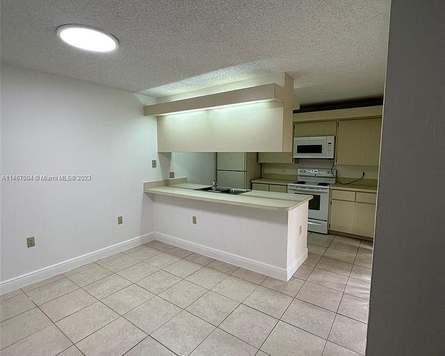 2nd image of 847 Blue Ridge Cir