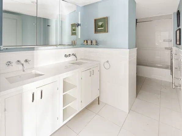 200 East 66th Street image 10 of 28