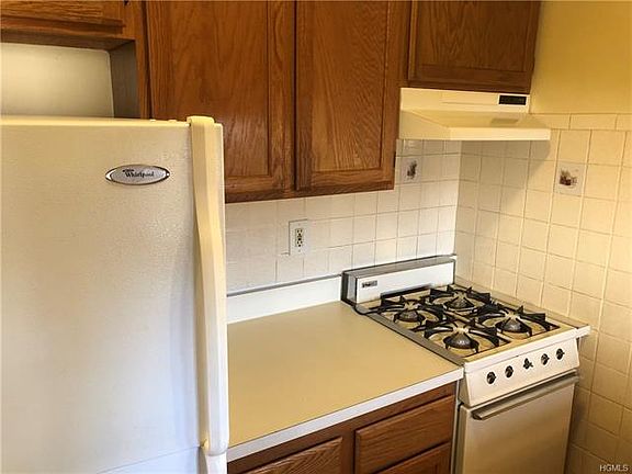 4th image of 1169 Bryant Ave