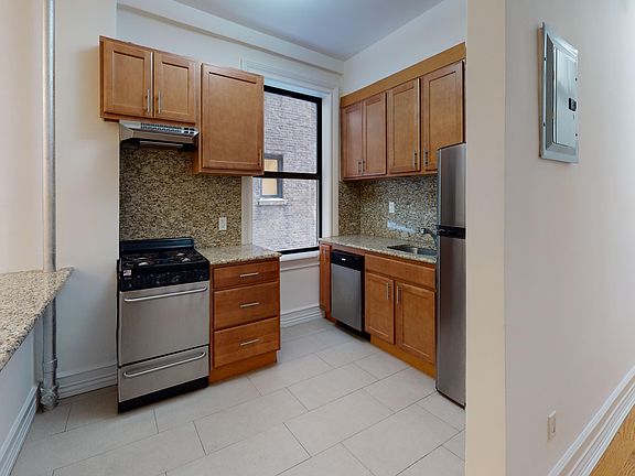 4th image of 245 W 51st St APT 406