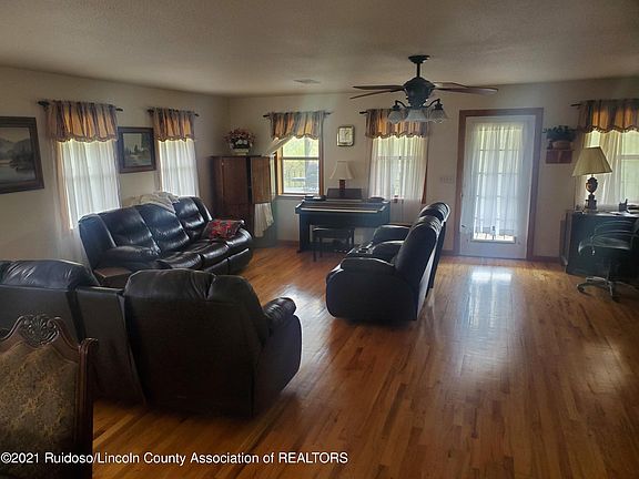 4th image of 284 White Oaks Canyon Rd