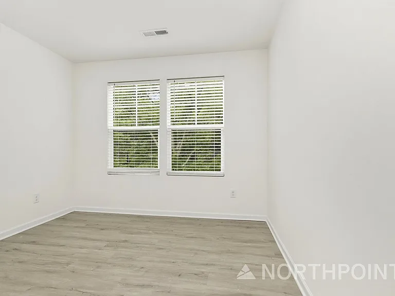 4105 Snyder Dr — Photo 9