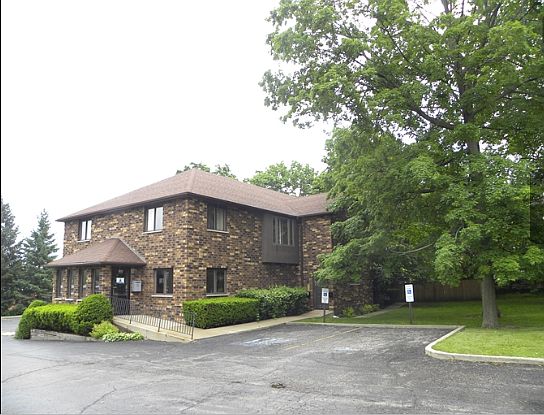 3rd image of 126 W Maple Ave