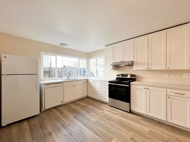 4412 Moffitt Dr — Photo 11