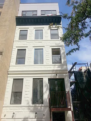 Rented by Uptown Flats LLC | media 9