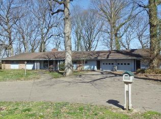 1406 Overlook Dr, Vincennes, IN