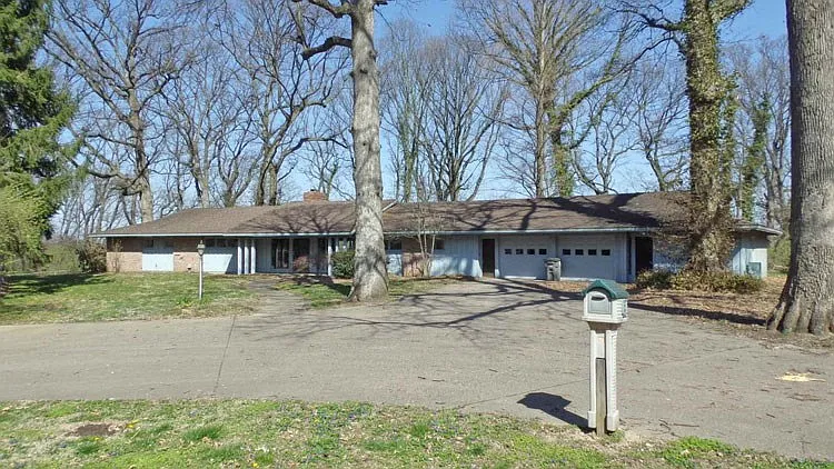 1406 Overlook Dr photo 1