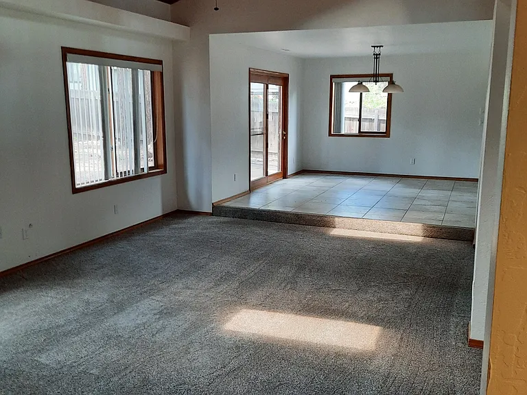 3187 Lindsey Loop — Photo 2