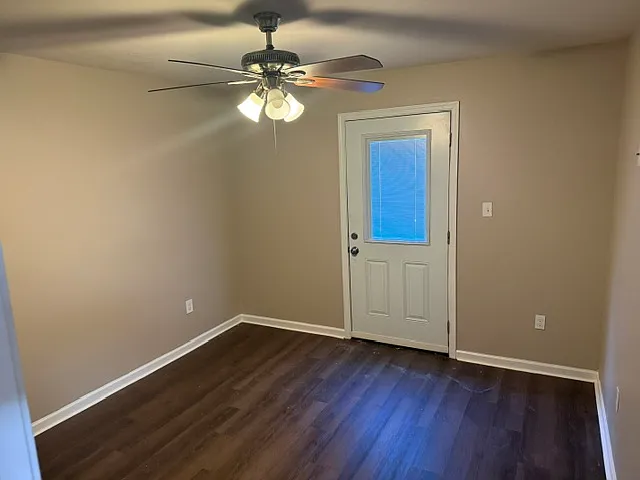 4200 Hollygrove St #4200 — Photo 11