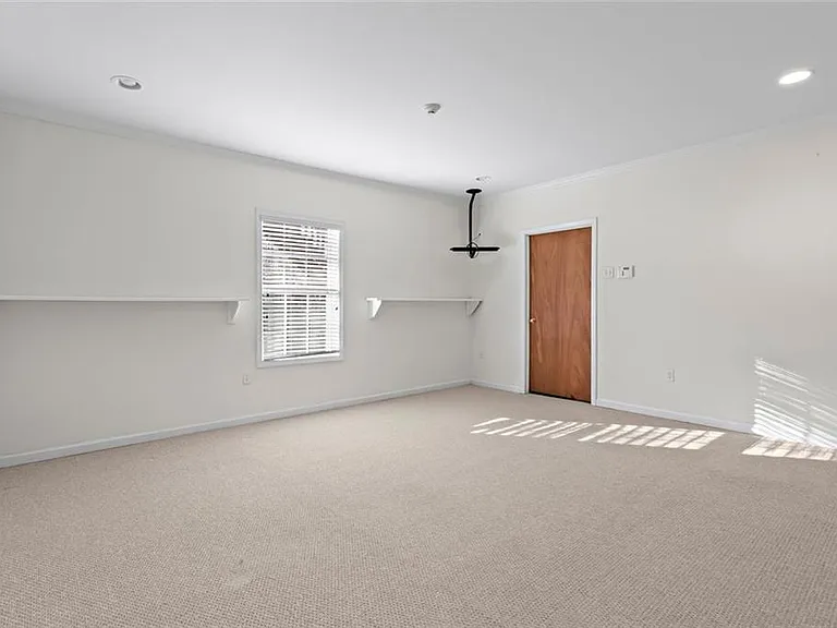 110 Quarrington Ct — Photo 23