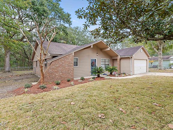 2nd image of 6716 Red Bud Ln