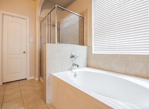 4th image of 2416 Salorn Way