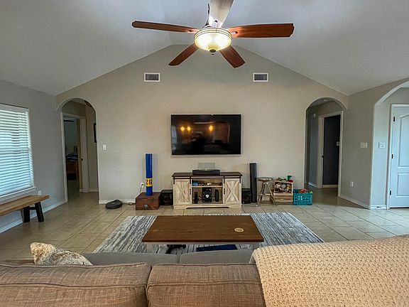 4th image of 16109 Broomsedge St