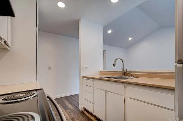 262 Streamwood — Photo 62