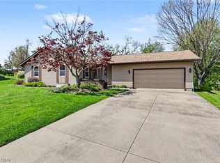 332 Kelly Cir, Zanesville, OH 43701