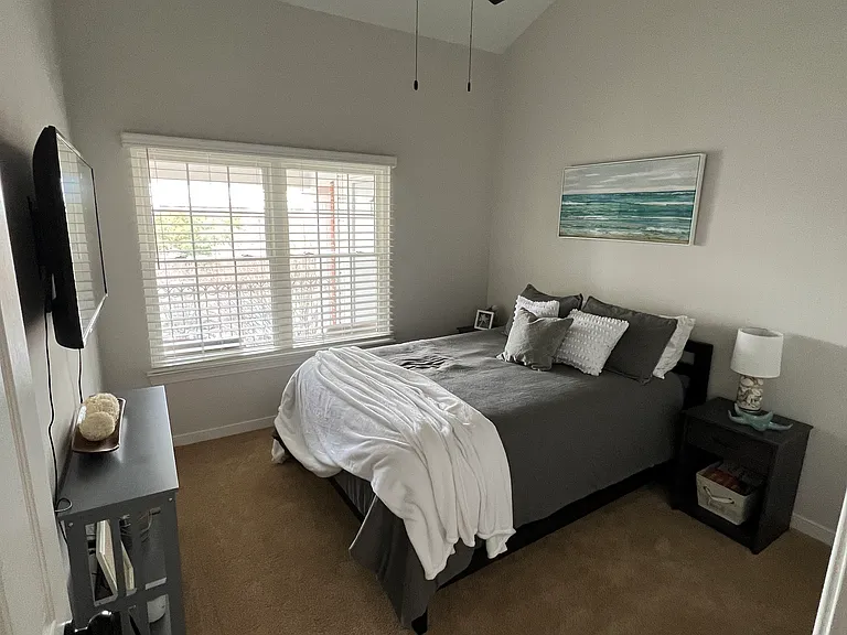 2405 Forest Edge Ct #304D — Photo 8