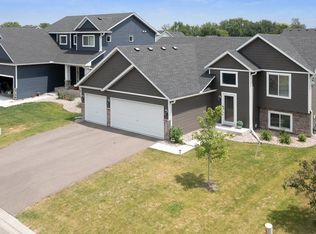 1689 Riverside Dr, Shakopee, MN 55379