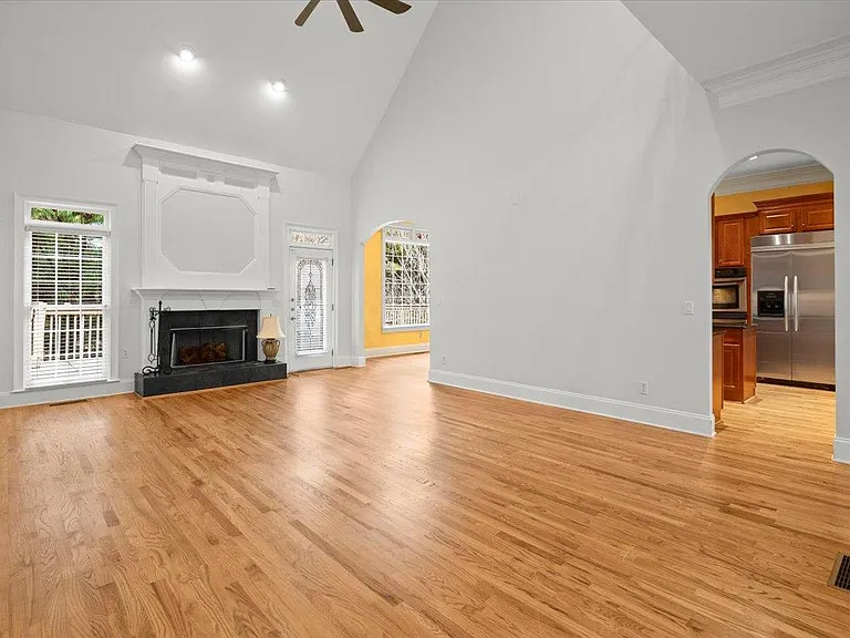 875 Wescott Ln — Photo 18
