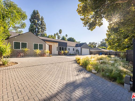 2nd image of 4516 Del Moreno Dr