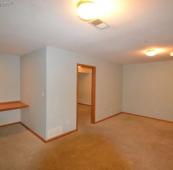 1637 Westbridge Dr — Photo 6