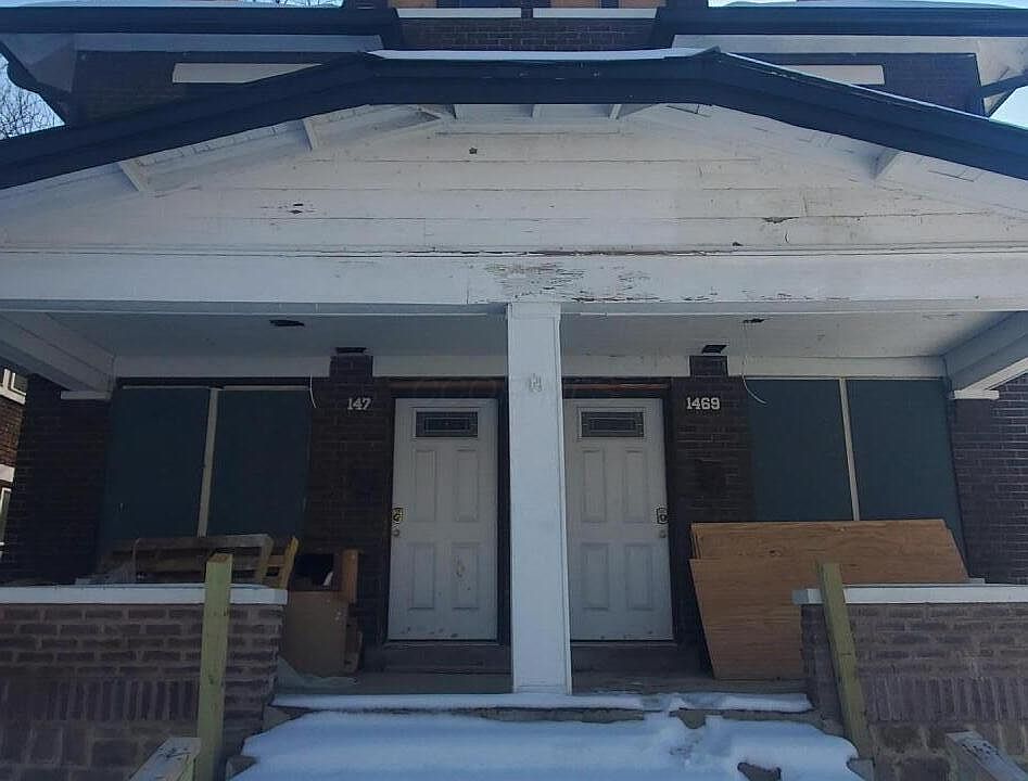 1st image of 1469-1473 Bryden Rd