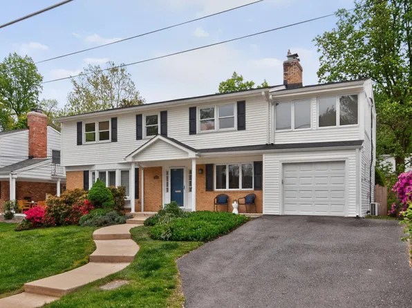 3600 Faircastle Dr, Chevy Chase, MD 20815