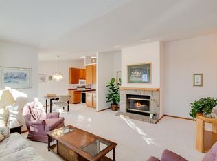 14729 Oak Run Ln, Burnsville, MN 55306