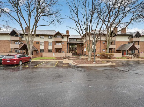 14 Maple Wood Ln APT 18, Madison, WI 53704
