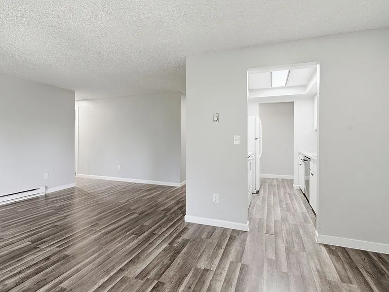 River Court Apartments - Updated Units With A View! — Photo 48