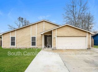 102 Baldwin Ln, Summerville, SC 29486