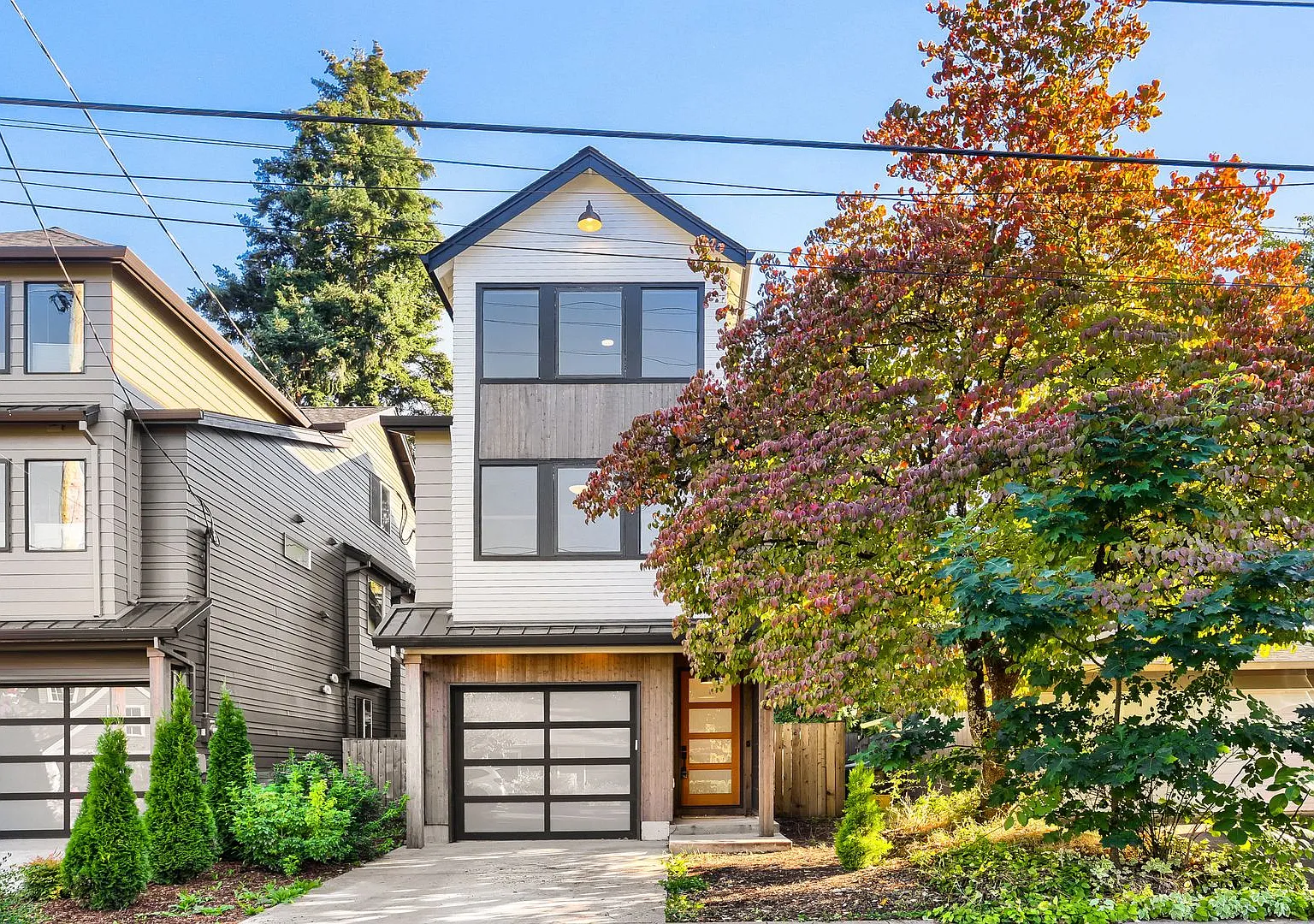 4BR/2.5BA 2023 Craftsman with Designer Finishes Eastmoreland (SE Portland) — Photo 1