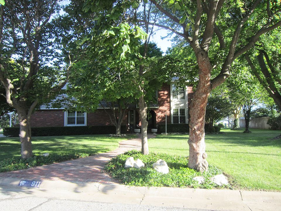 1st image of 911 Club View Dr