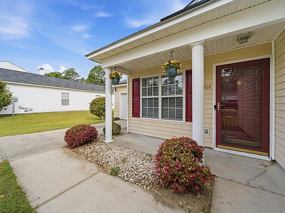3rd image of 304 Kingston Trace Rd
