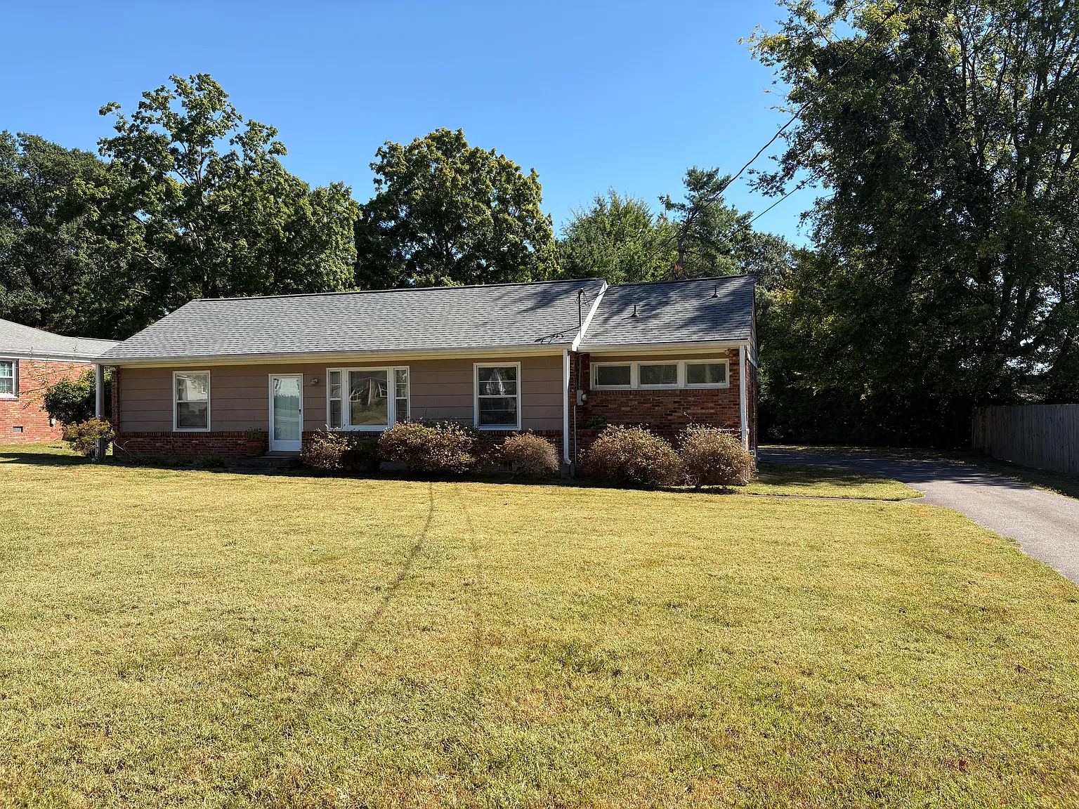 4905 Stillwood Drive — Photo 3