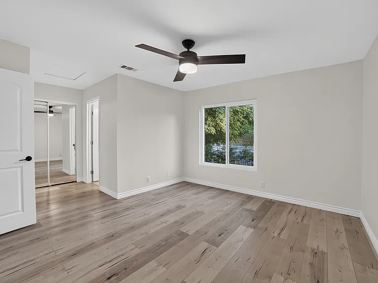 655 W Ontario Ave — Photo 37