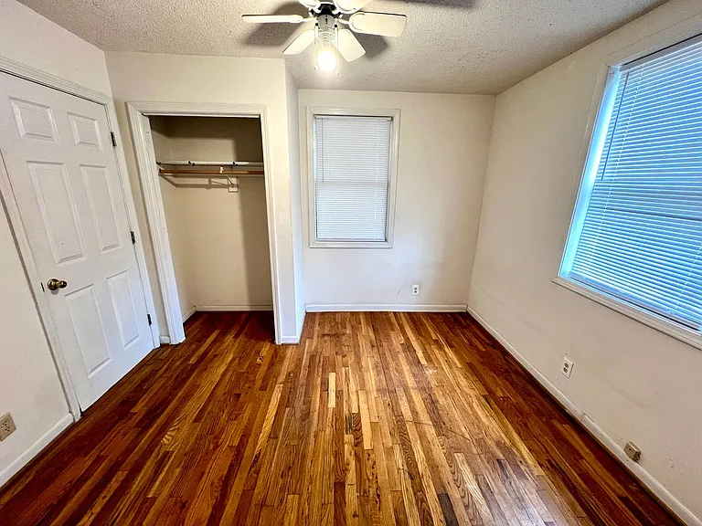 2323 Stark St #A — Photo 16