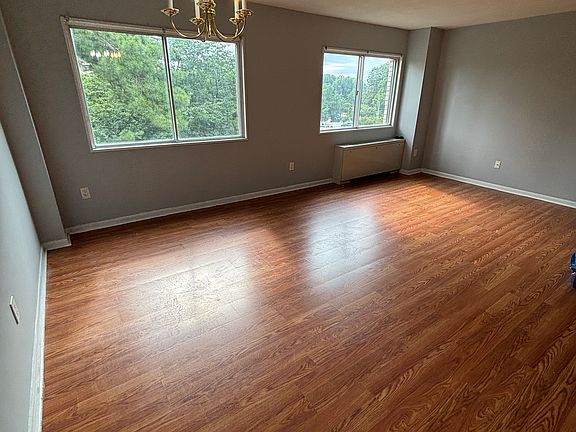 2nd image of 1121 University Blvd W APT 307