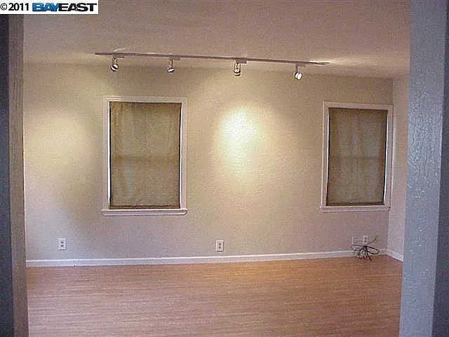 674 W Sunset Blvd photo 1