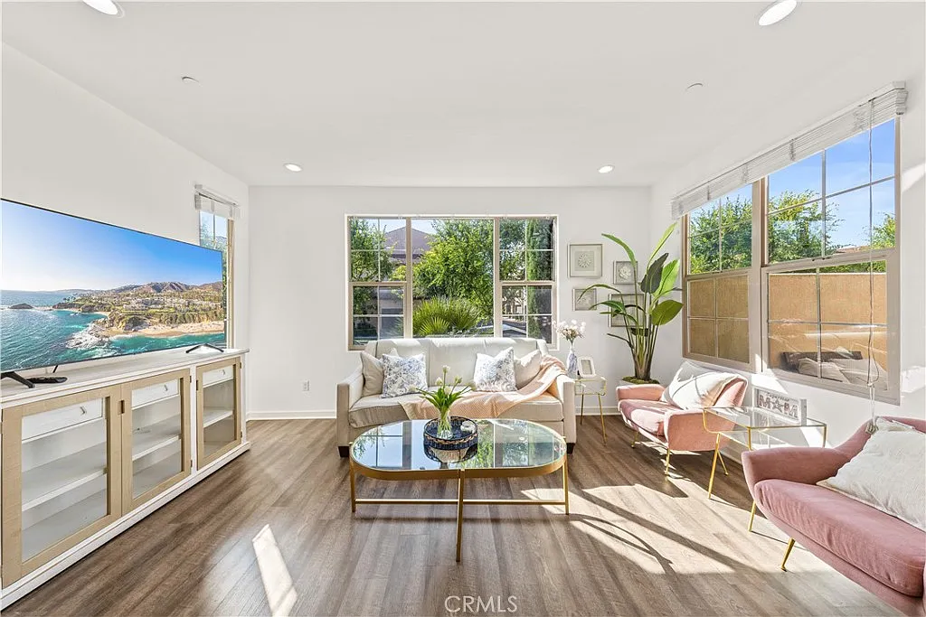 4 bed, 1523 sqft, $6,000 — Photo 1