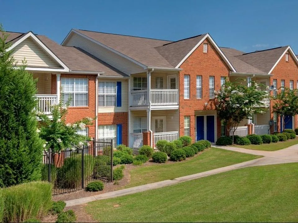 Ashley Cascade Apartments — Photo 1