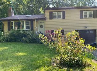 203 Middle River Rd, Danbury, CT 06811