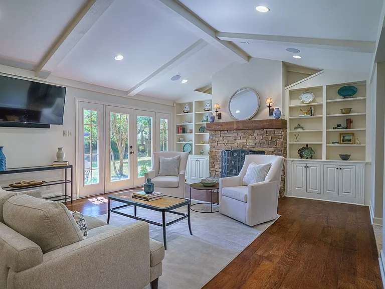 4323 Chickasaw Cv — Photo 1