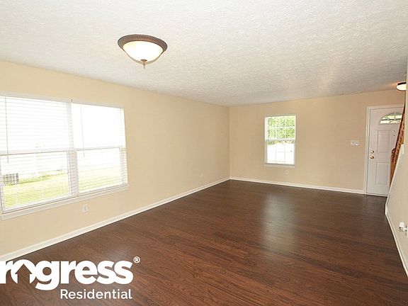 3rd image of 17021 Newberry Ln