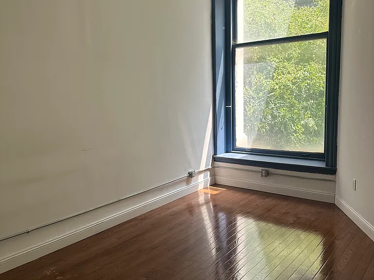 1033 Chestnut St #2 — Photo 6