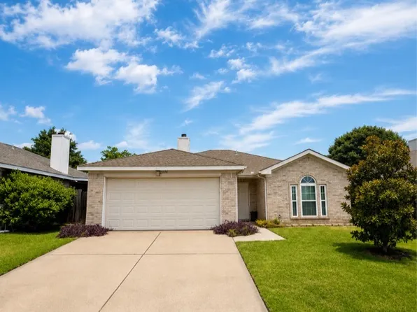 2304 Corral Dr, Fort Worth, TX 76133