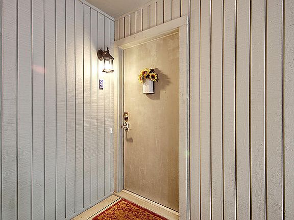 3rd image of 1198 Village Creek Ln APT 4