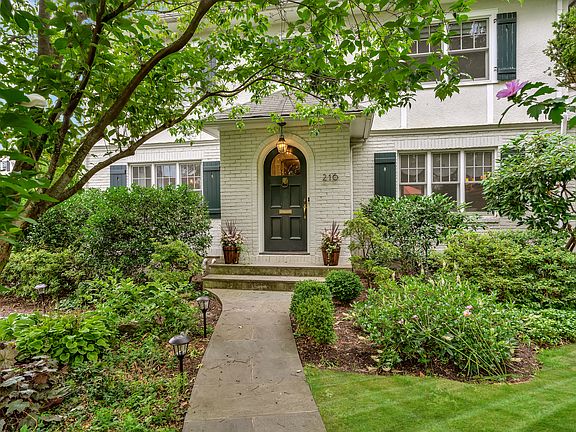 216 Townsend Avenue